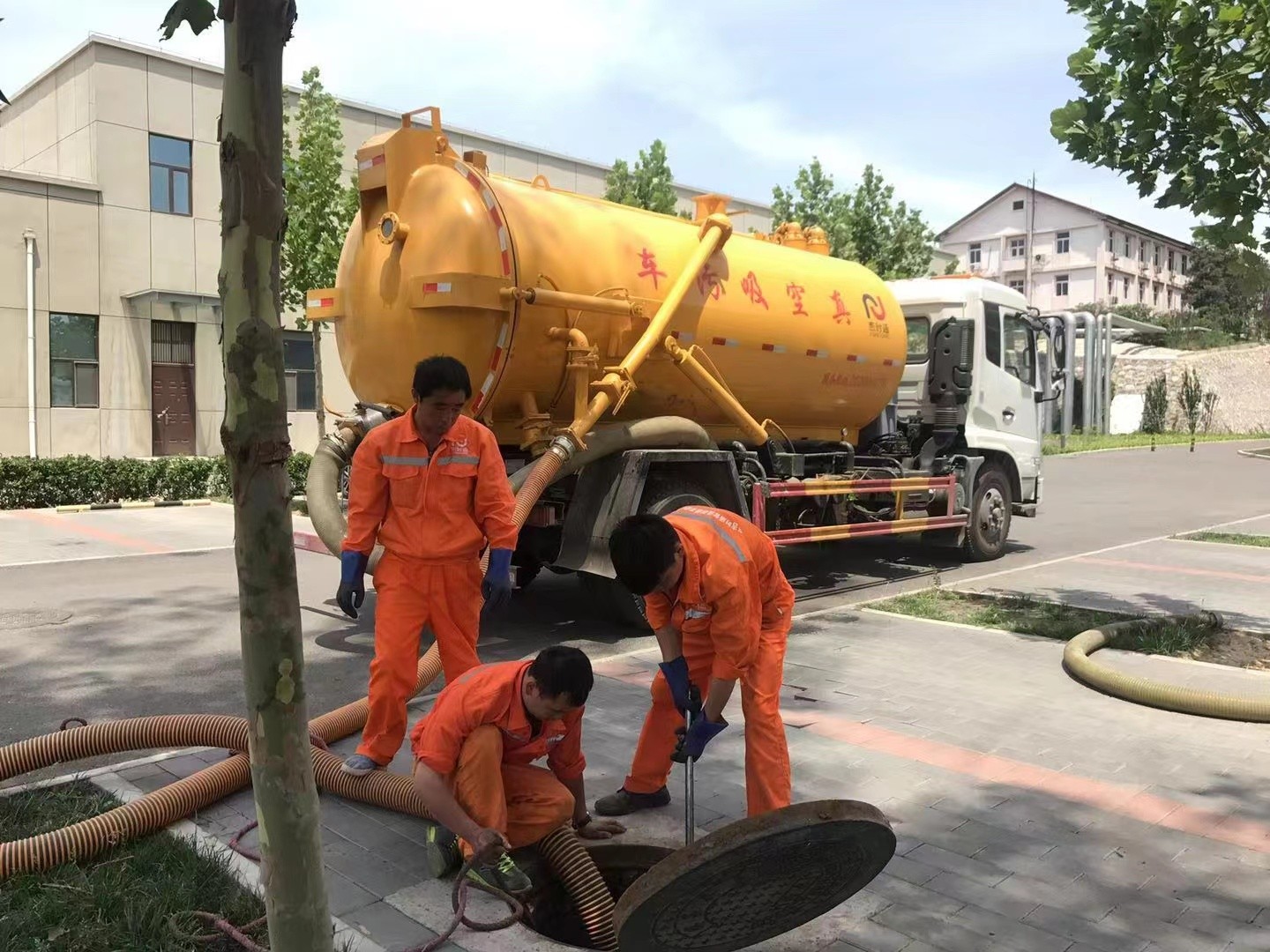 长丰化粪池清理与5-8吨吸粪车施工效率分析